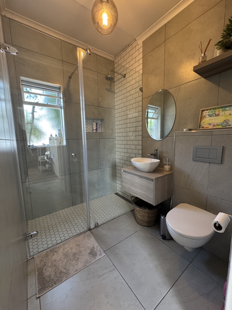 To Let 1 Bedroom Property for Rent in Kirstenhof Western Cape